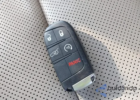 2015 Jeep Grand Cherokee Overland из США, поврежденный, VIN 1C4RJFCG2FC624258